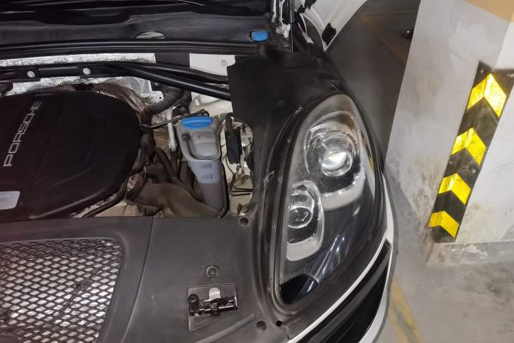 Used Porsche Macan 2016 Macan 2.0T Engine Bay Left