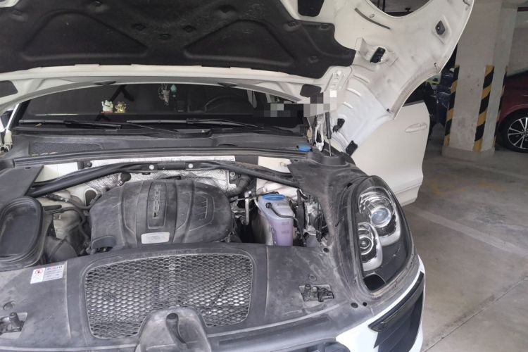 Used Porsche Macan 2016 Macan 2.0T Engine Bay Left