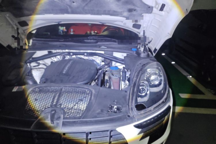 Used Porsche Macan 2016 Macan 2.0T Engine Bay Left