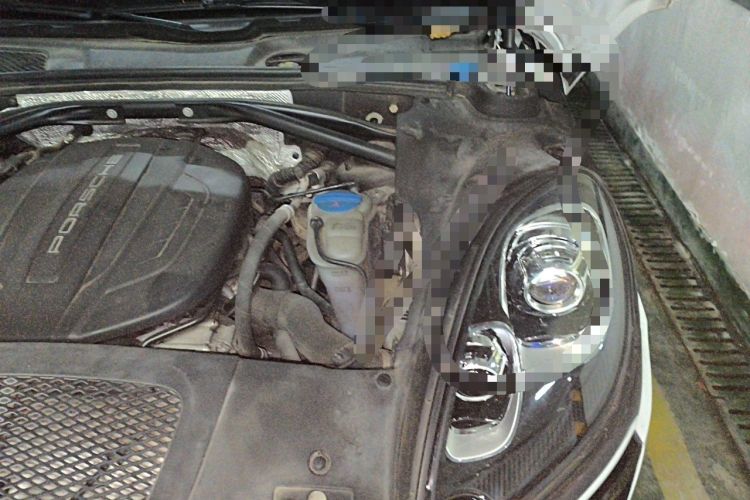 Used Porsche Macan 2016 Macan 2.0T Engine Bay Left