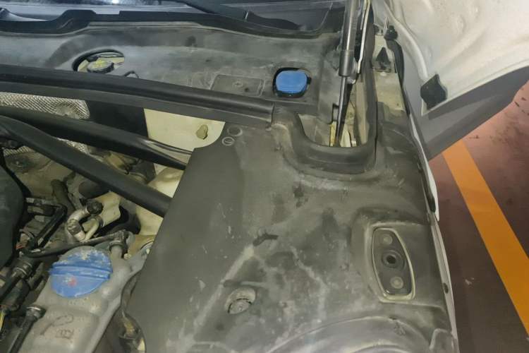 Used Porsche Macan 2016 Macan 2.0T Engine Bay Left