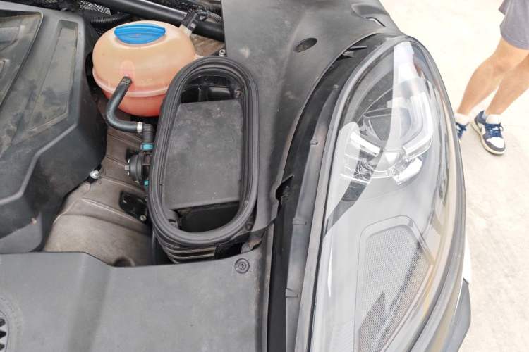 Used Porsche Macan 2016 Macan S 3.0T Engine Bay Left