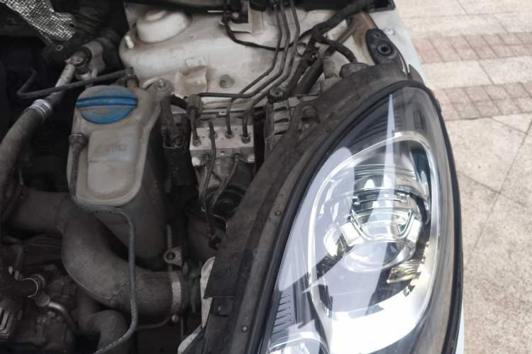 Used Porsche Macan 2016 Macan 2.0T Engine Bay Left