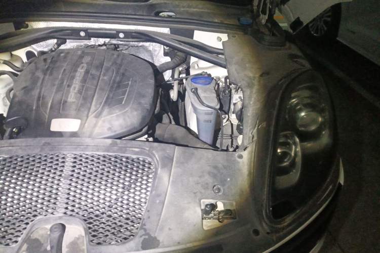 Used Porsche Macan 2016 Macan 2.0T Engine Bay Left