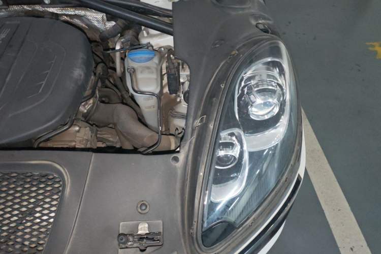 Used Porsche Macan 2016 Macan 2.0T Engine Bay Left