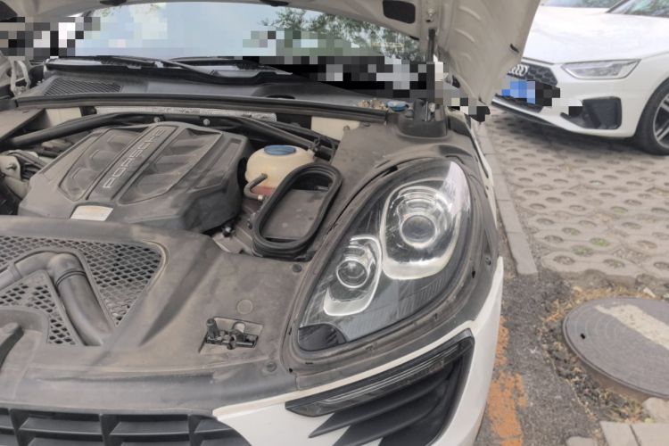 Used Porsche Macan 2016 Macan S 3.0T Engine Bay Left