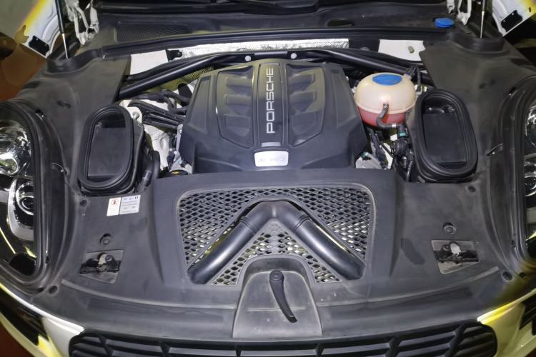 Used Porsche Macan 2016 Macan S 3.0T Engine Bay