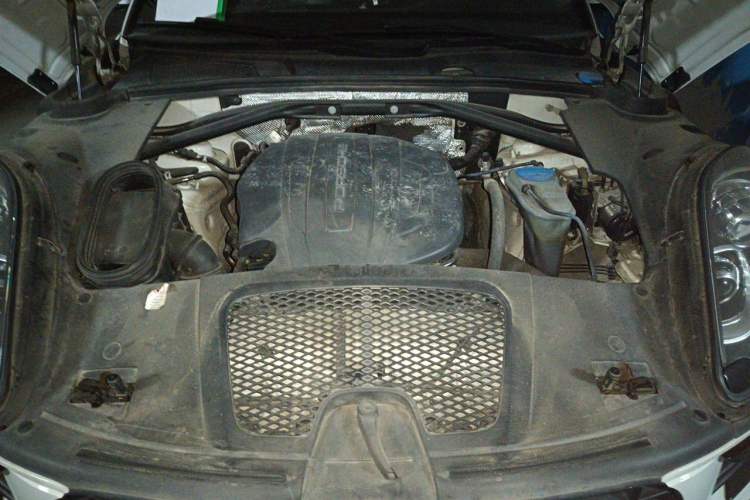 Used Porsche Macan 2016 Macan 2.0T Engine Bay