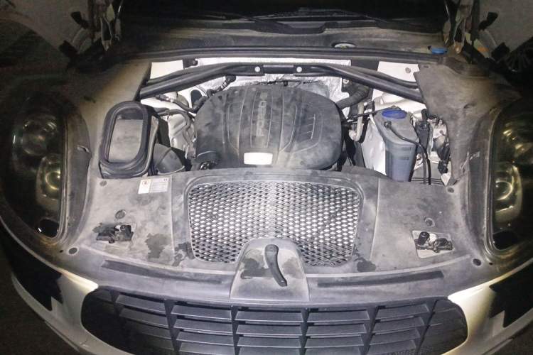 Used Porsche Macan 2016 Macan 2.0T Engine Bay