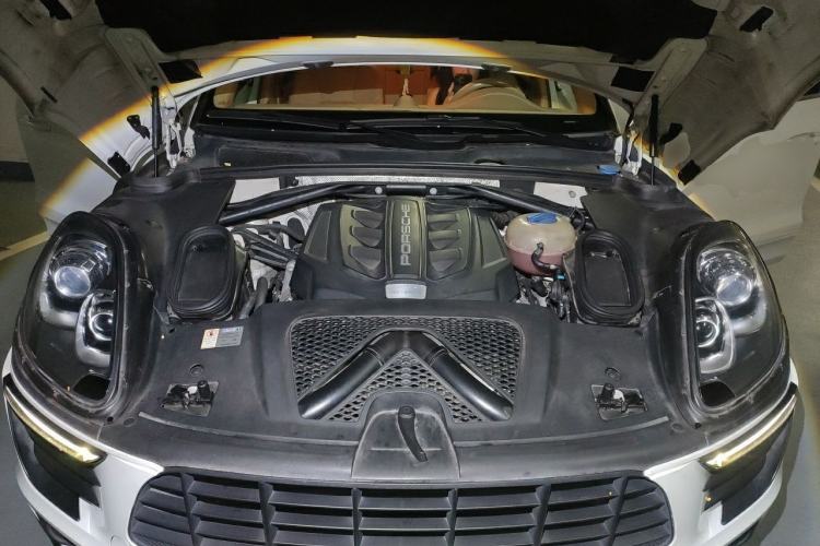 Used Porsche Macan 2016 Macan S 3.0T Engine Bay
