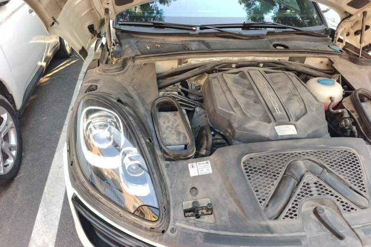 Used Porsche Macan 2016 Macan S 3.0T Engine Bay Right