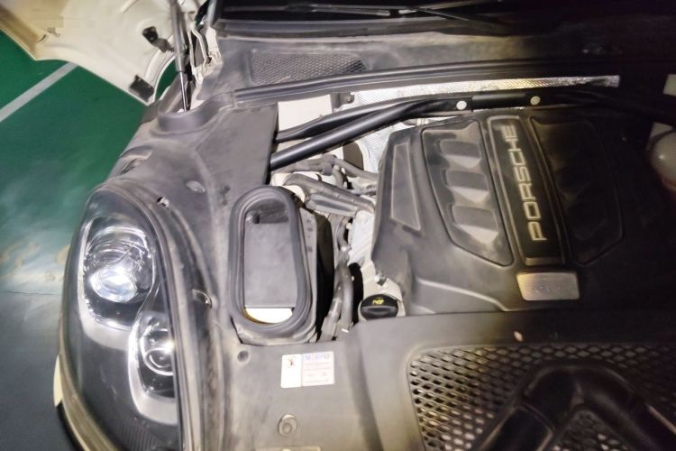 Used Porsche Macan 2016 Macan S 3.0T Engine Bay Right