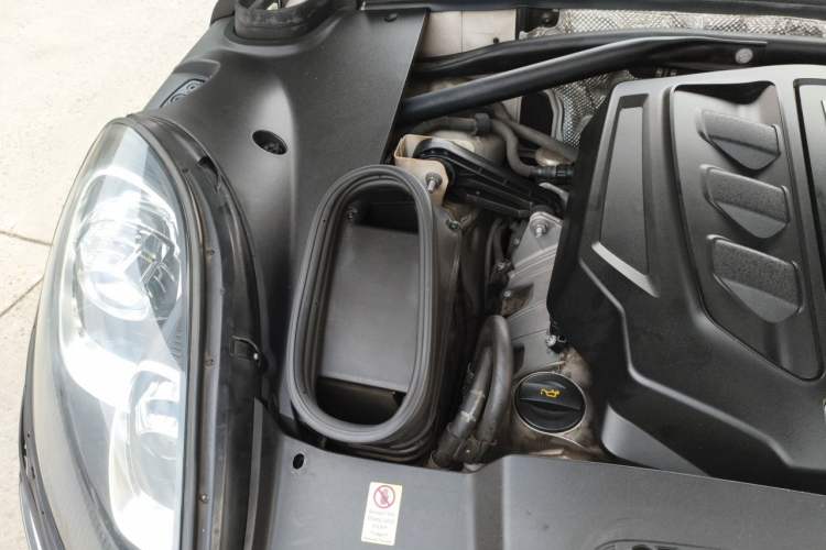 Used Porsche Macan 2016 Macan S 3.0T Engine Bay Right