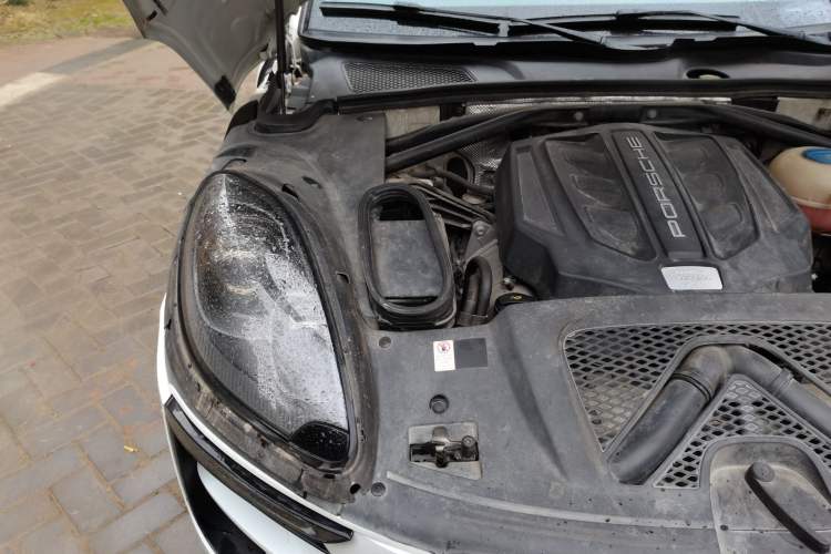 Used Porsche Macan  Engine Bay Right