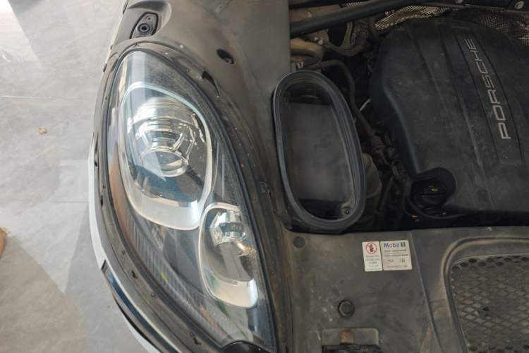Used Porsche Macan 2016 Macan 2.0T Engine Bay Right