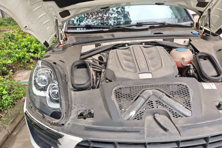 Used Porsche Macan 2016 Macan S 3.0T Engine Bay Right