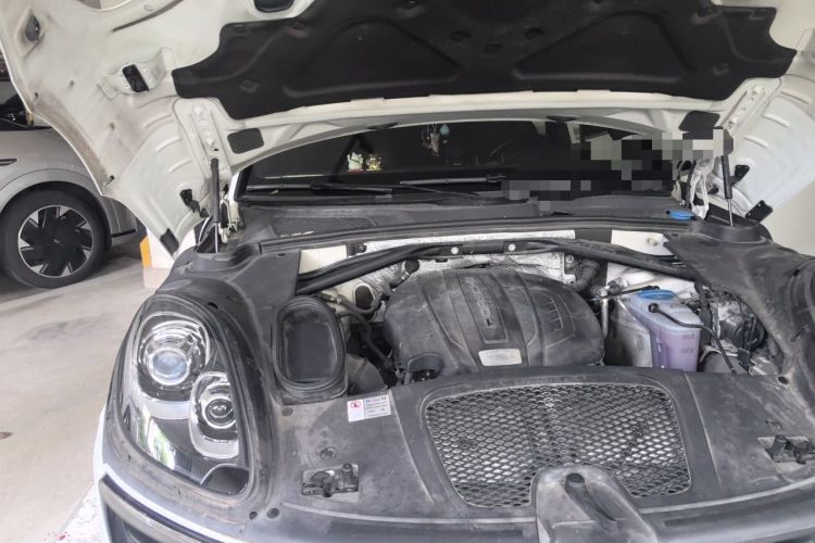 Used Porsche Macan 2016 Macan 2.0T Engine Bay Right