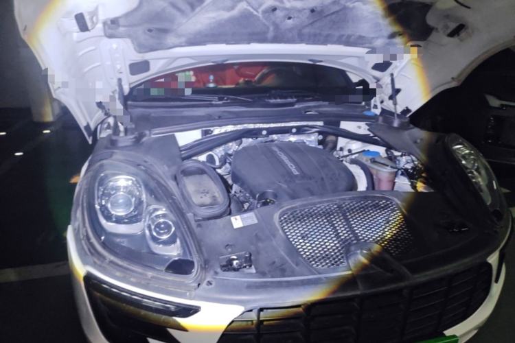 Used Porsche Macan 2016 Macan 2.0T Engine Bay Right