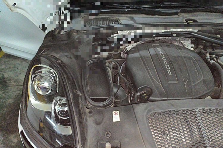Used Porsche Macan 2016 Macan 2.0T Engine Bay Right