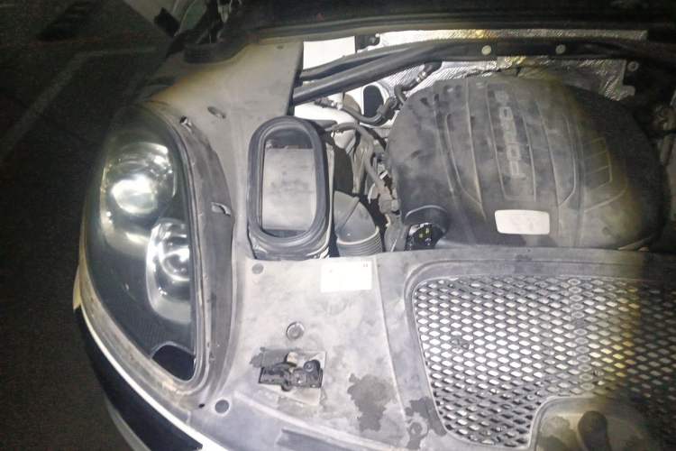Used Porsche Macan 2016 Macan 2.0T Engine Bay Right