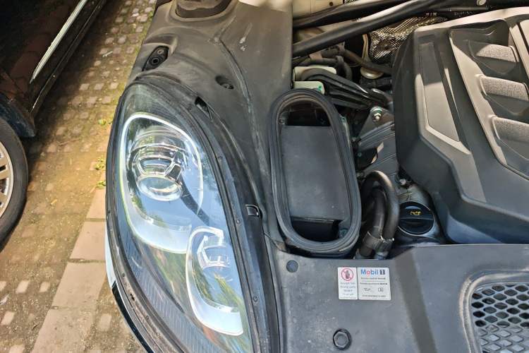 Used Porsche Macan 2016 Macan S 3.0T Engine Bay Right