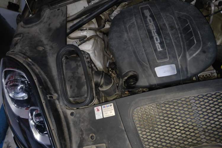 Used Porsche Macan 2016 Macan 2.0T Engine Bay Right