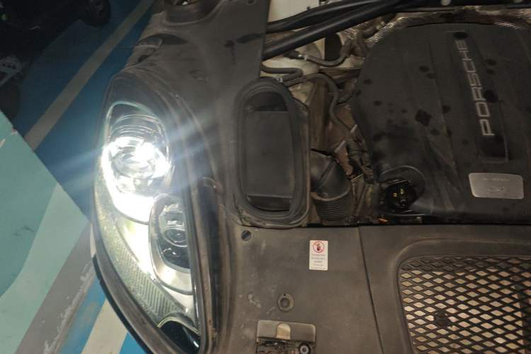Used Porsche Macan 2016 Macan 2.0T Engine Bay Right