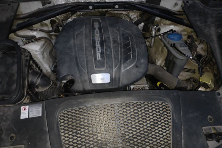 Used Porsche Macan 2016 Macan 2.0T Engine Bay