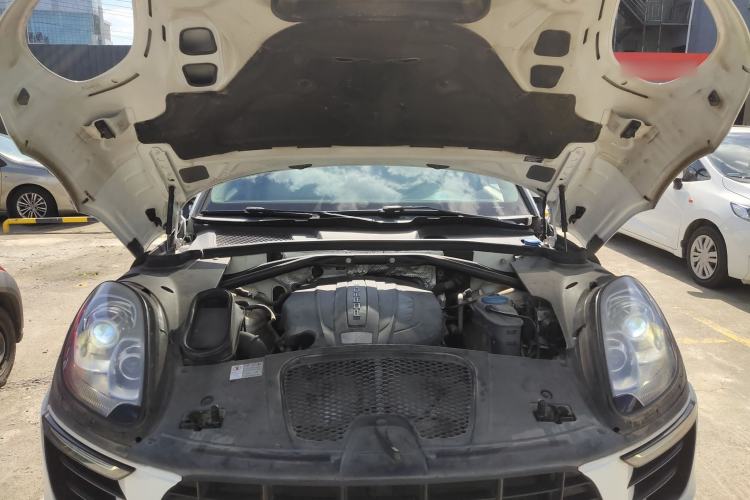 Used Porsche Macan 2016 Macan 2.0T Engine Bay