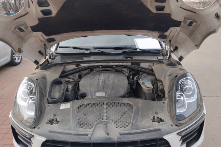 Used Porsche Macan 2016 Macan 2.0T Engine Bay
