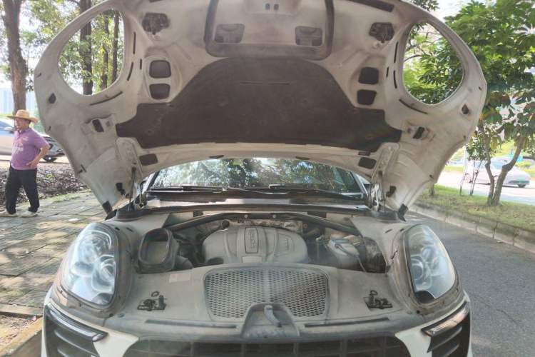 Used Porsche Macan 2016 Macan 2.0T Engine Bay