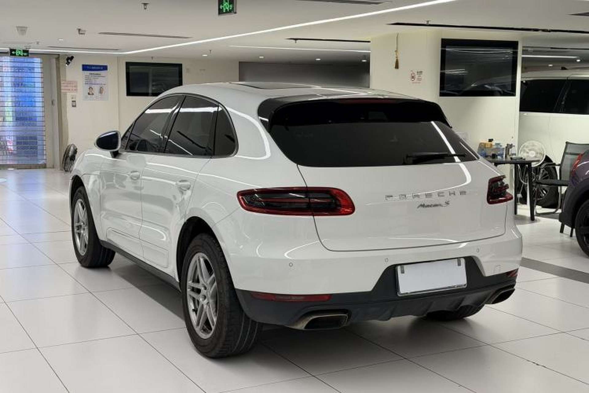 Used Porsche Macan 2016 Macan 2.0T Exterior 2