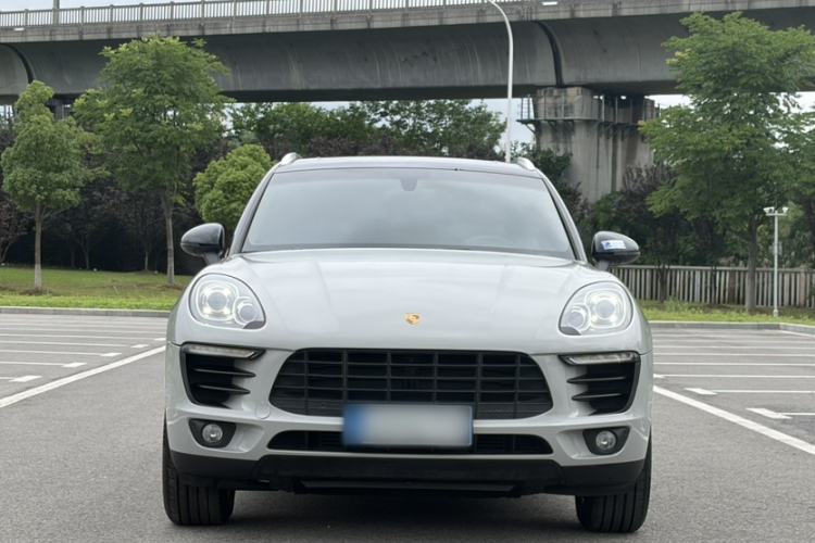 Used Porsche Macan 2016 Macan 2.0T Exterior 2
