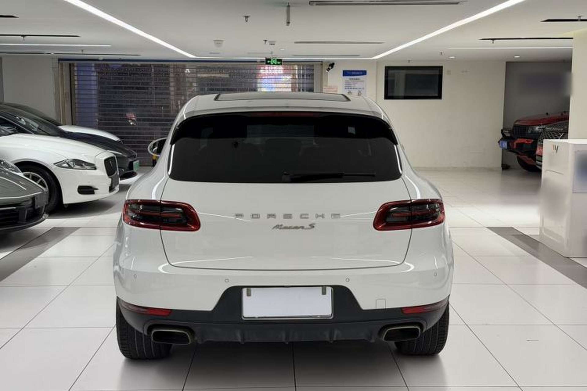 Used Porsche Macan 2016 Macan 2.0T Exterior 3