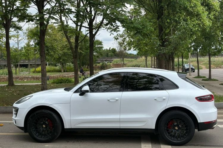 Used Porsche Macan 2016 Macan 2.0T Exterior 3