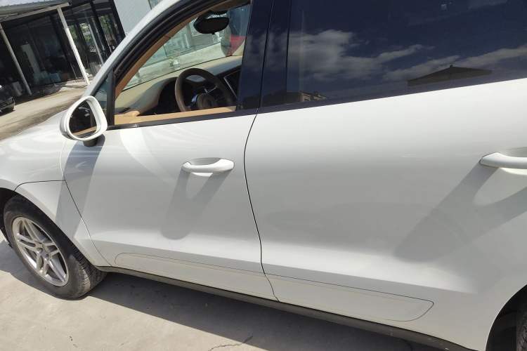 Used Porsche Macan 2016 Macan 2.0T Exterior 3