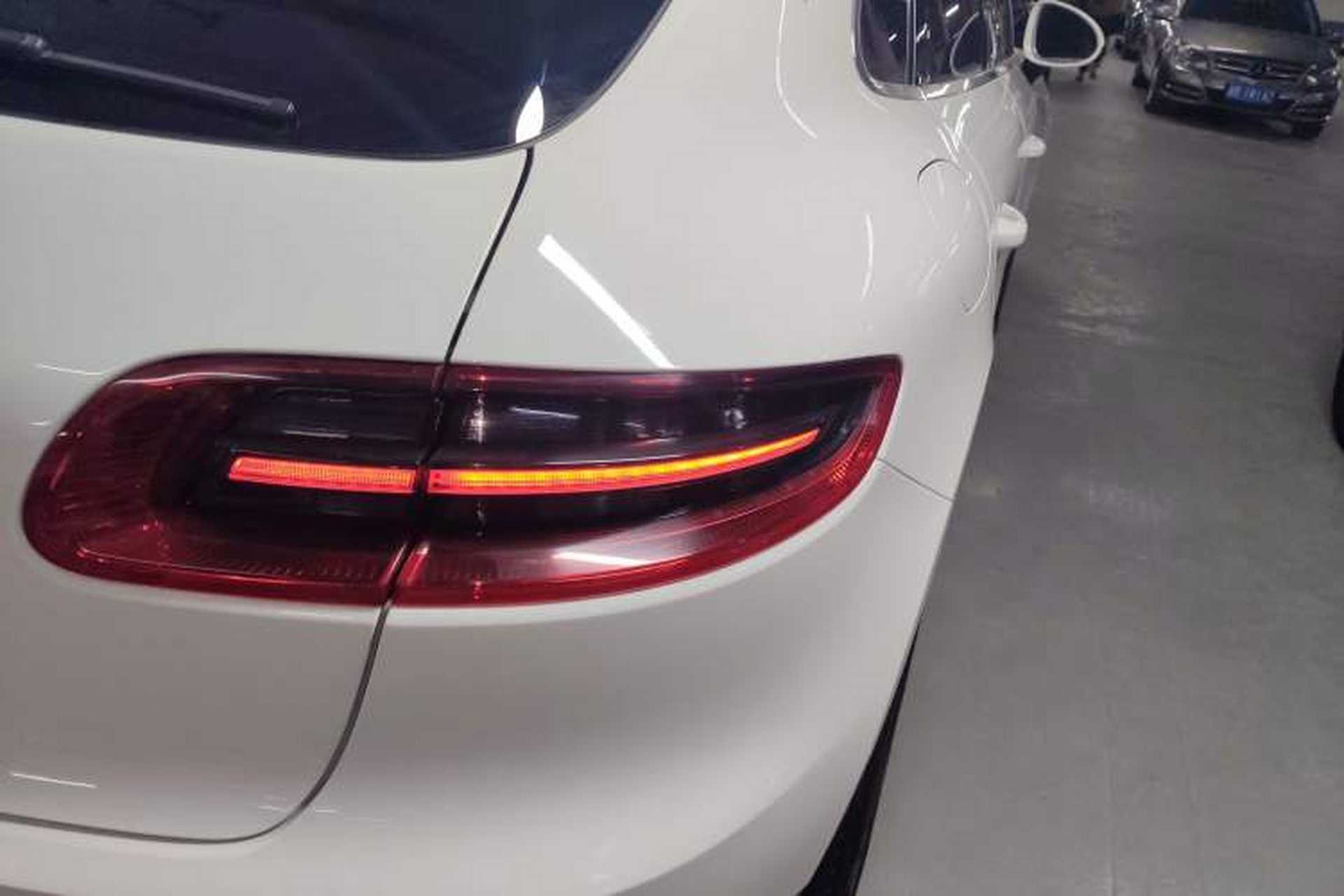 Used Porsche Macan 2016 Macan 2.0T Exterior 3
