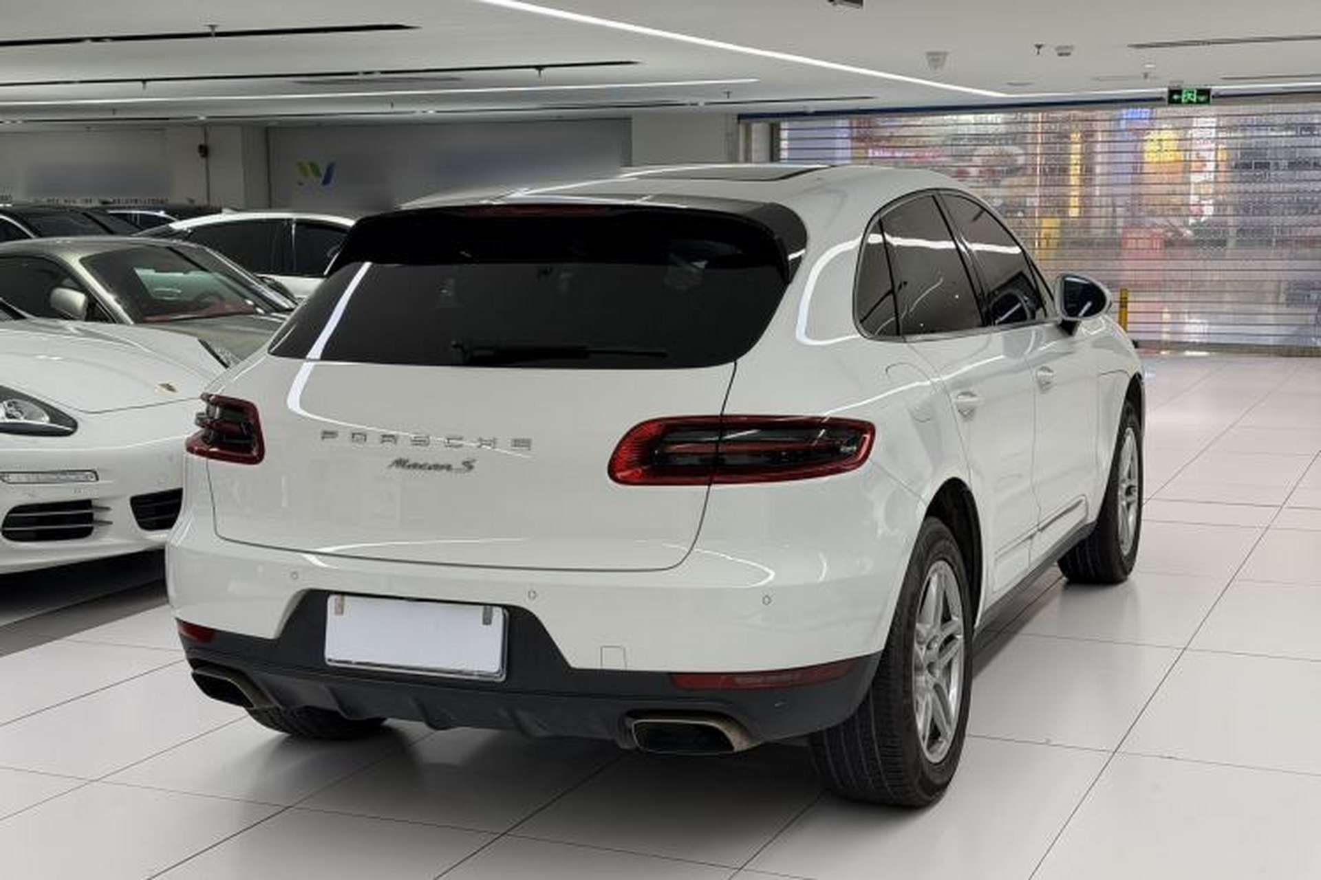 Used Porsche Macan 2016 Macan 2.0T Exterior 4