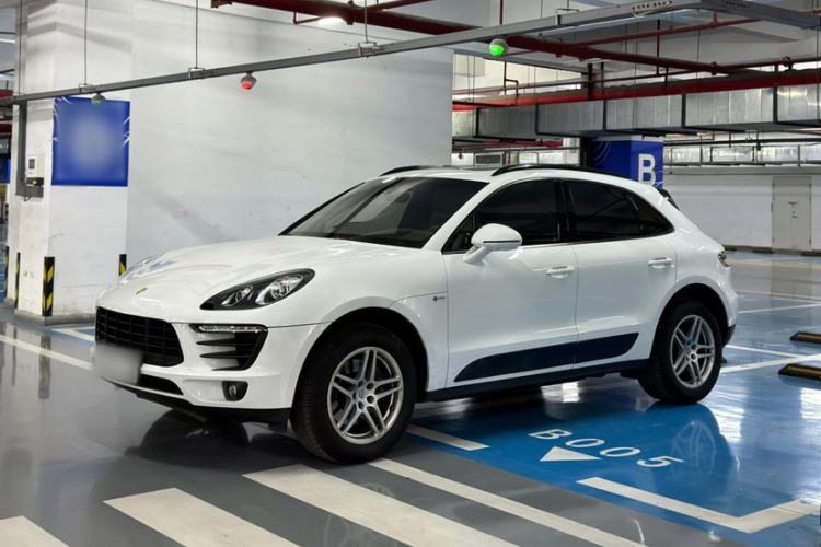 Used Porsche Macan 2016 Macan 2.0T Exterior 4