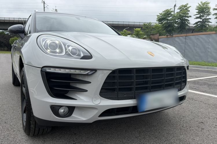 Used Porsche Macan 2016 Macan 2.0T Exterior 6