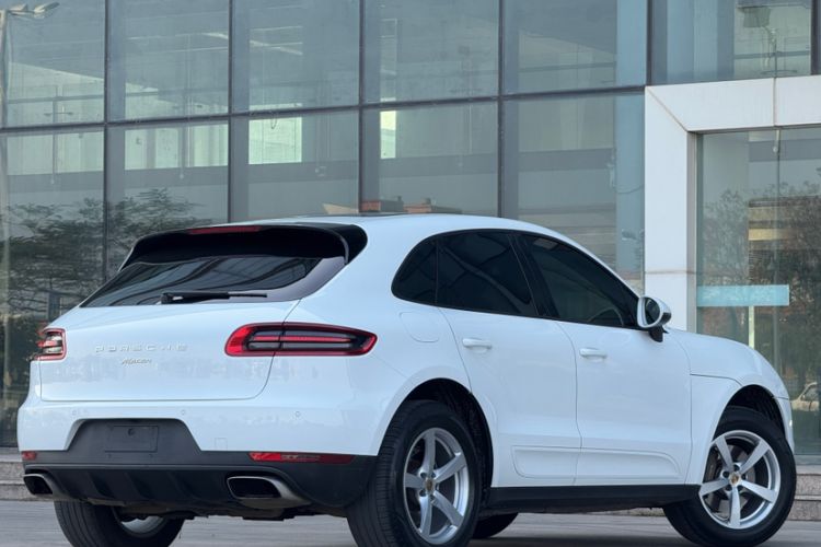 Used Porsche Macan 2016 Macan 2.0T Exterior 7