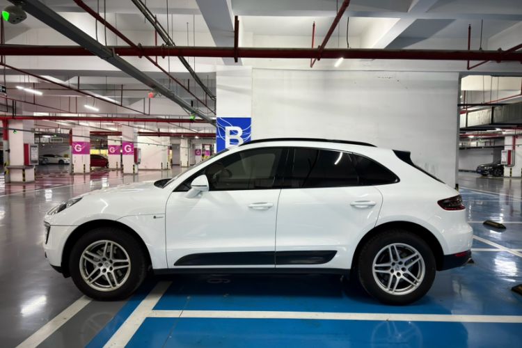 Used Porsche Macan 2016 Macan 2.0T Exterior 8