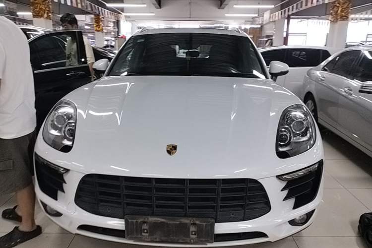 Used Porsche Macan 2016 Macan 2.0T Front
