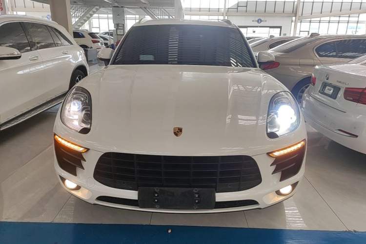 Used Porsche Macan 2016 Macan 2.0T Front