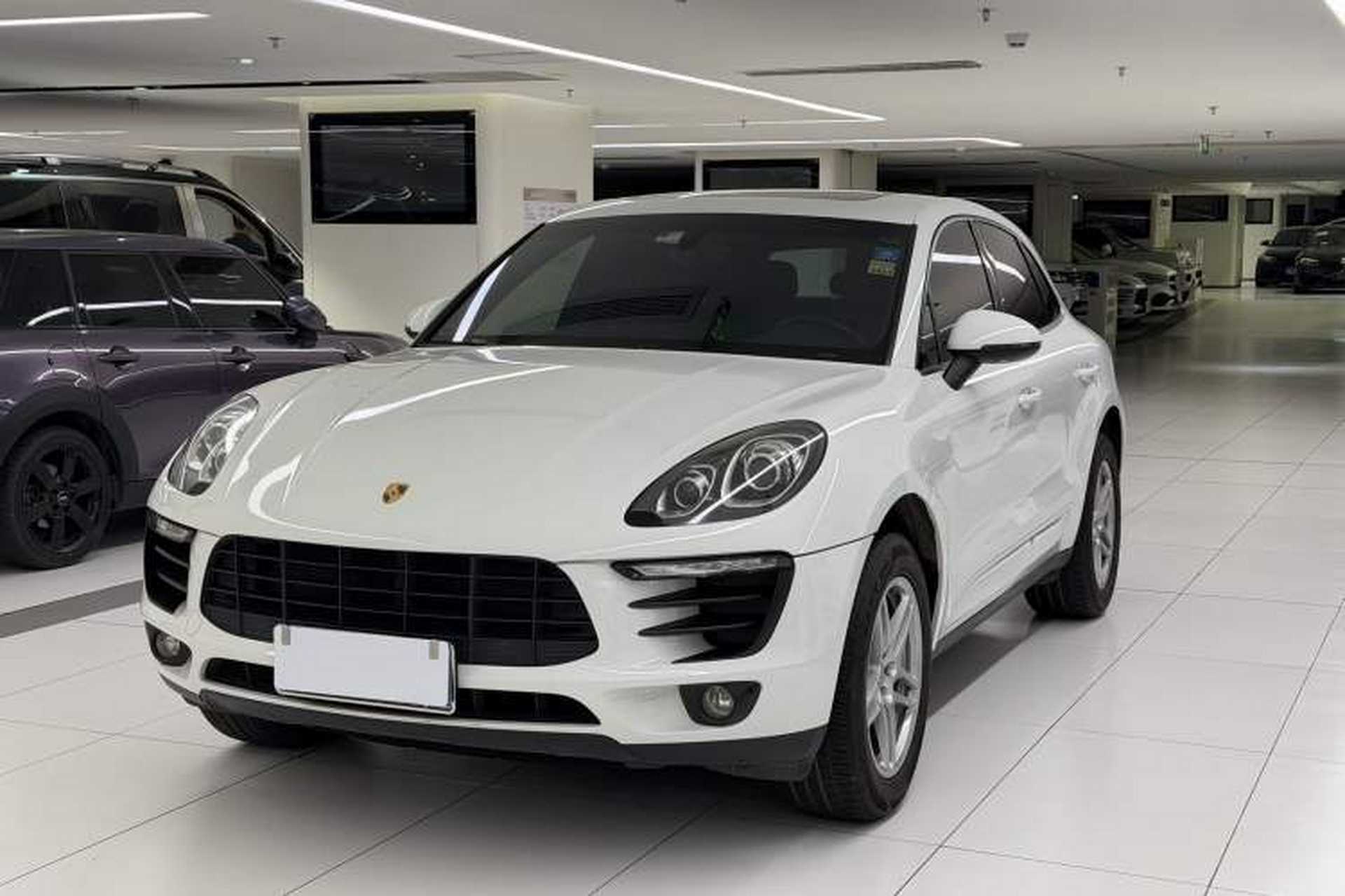 Used Porsche Macan 2016 Macan 2.0T Front Left 45 Deg