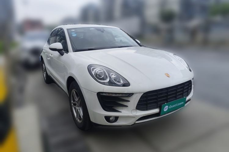 Used Porsche Macan 2016 Macan 2.0T Front Right 45 Deg