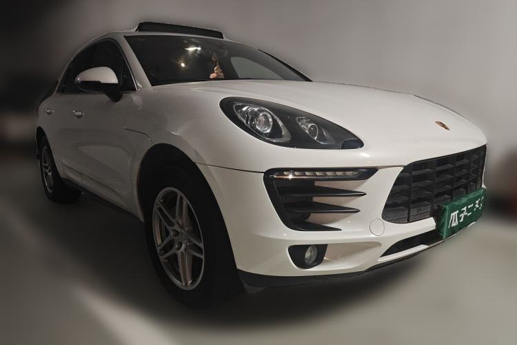 Used Porsche Macan 2016 Macan S 3.0T Front Right 45 Deg