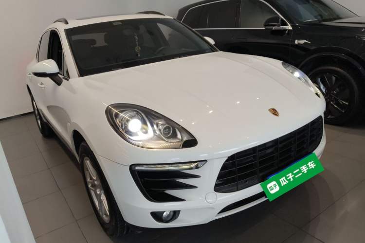 Used Porsche Macan 2016 Macan S 3.0T Front Right 45 Deg
