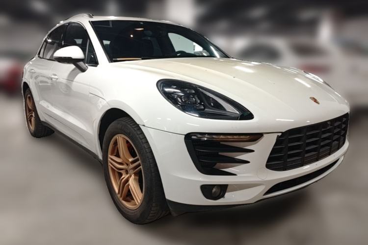 Used Porsche Macan  Front Right 45 Deg