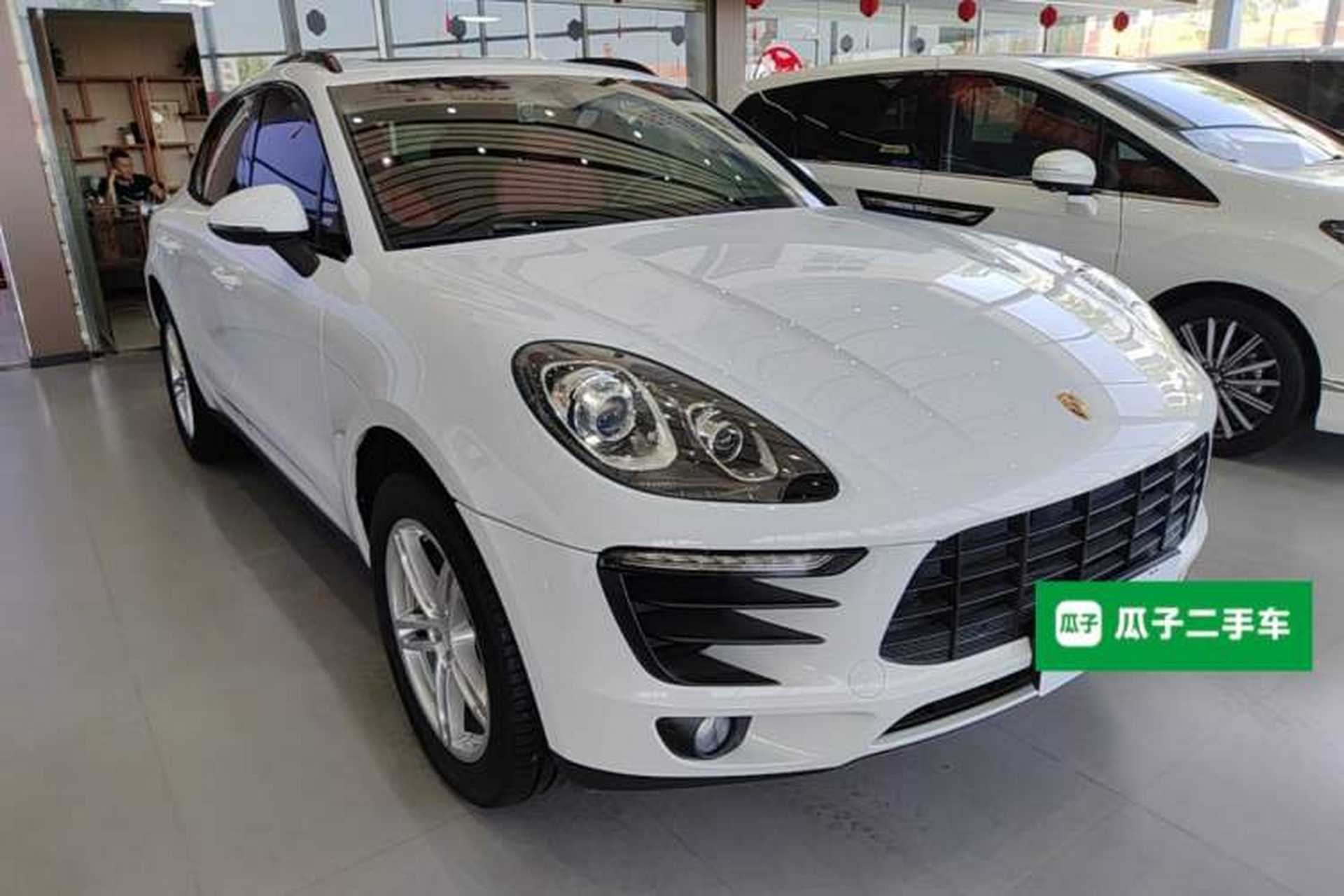 Used Porsche Macan 2016 Macan 2.0T Front Right 45 Deg